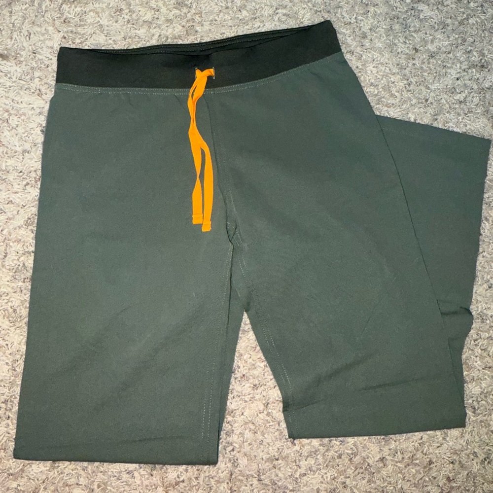 FIGS: Moss scrub pant